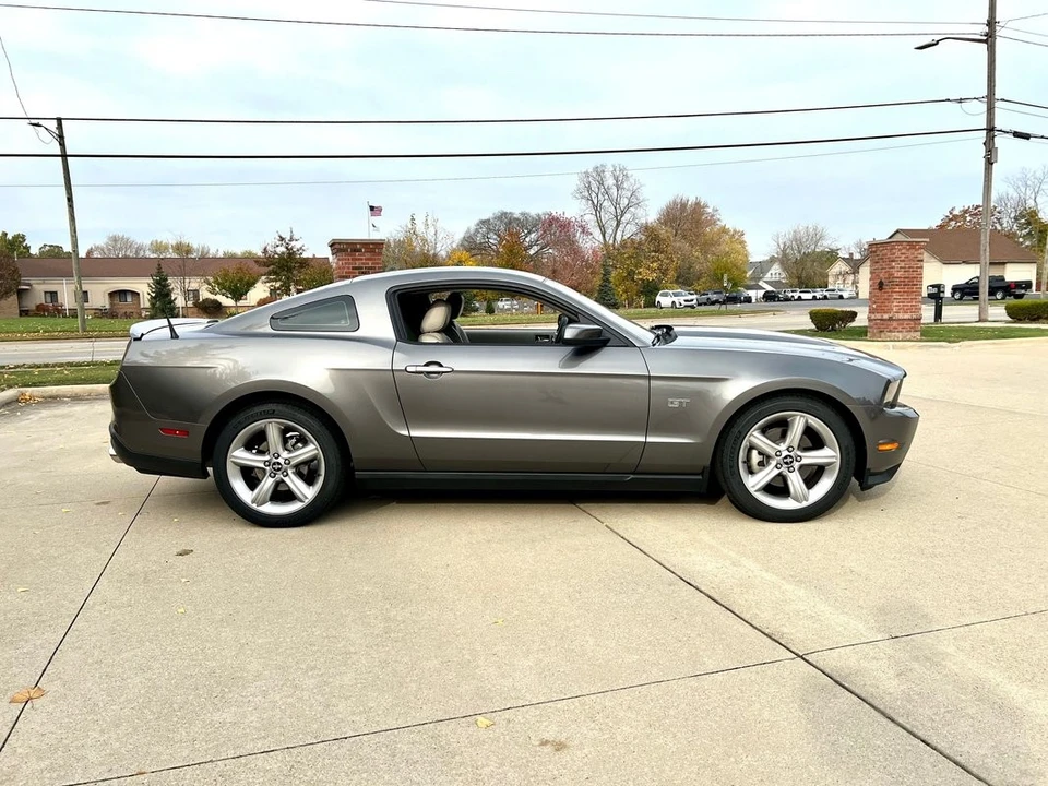 2010 Ford S197 Mustang - Image 5 of 21