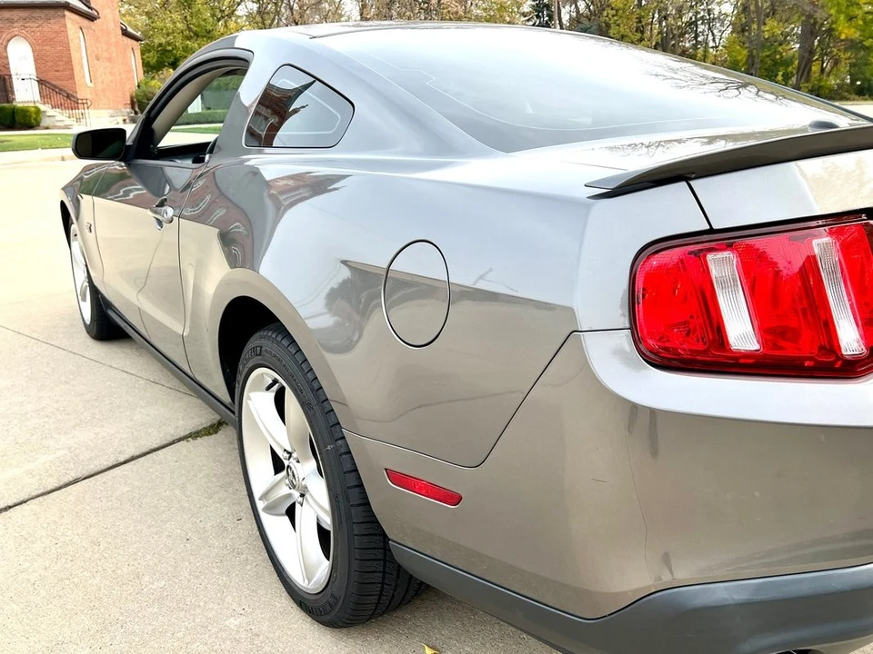 2010 Ford S197 Mustang - Image 18 of 21