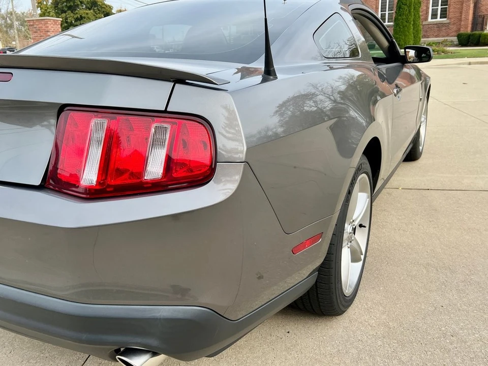 2010 Ford S197 Mustang - Image 15 of 21