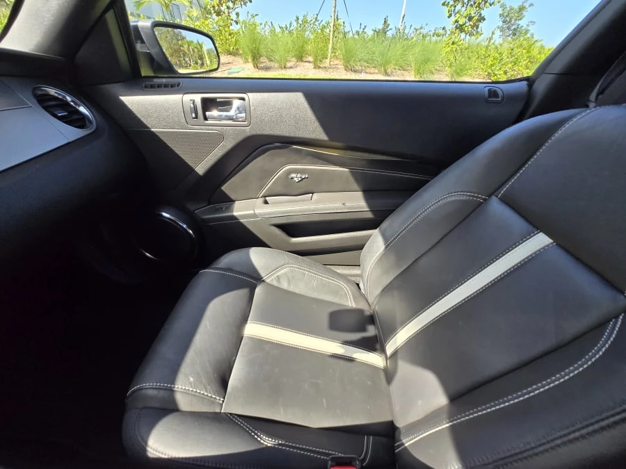 2010 Ford S197 Mustang - Image 18 of 31
