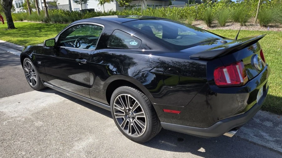 2010 Ford S197 Mustang - Image 8 of 31