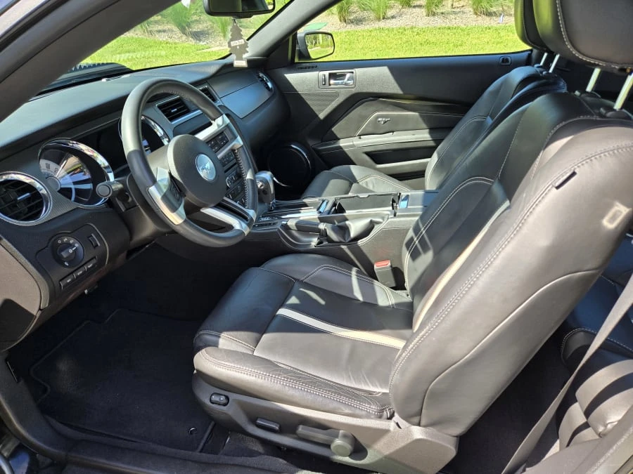 2010 Ford S197 Mustang - Image 15 of 31