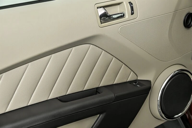 2010 Ford S197 Mustang GT - Image 12 of 25