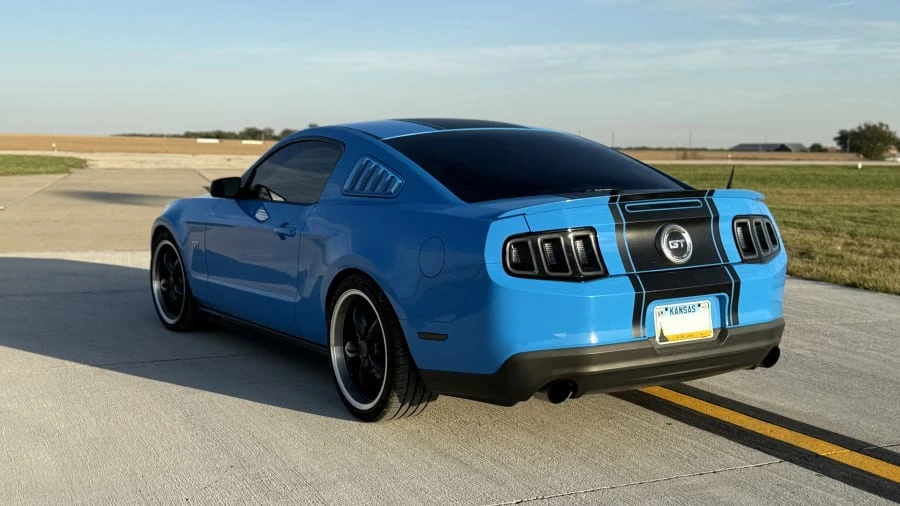 2010 Ford S197 Mustang - Image 3 of 31