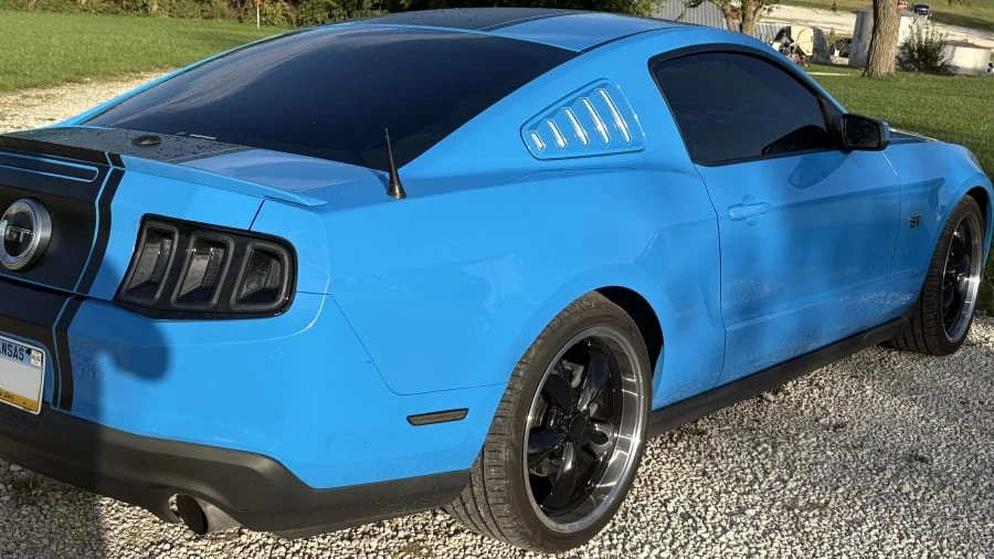 2010 Ford S197 Mustang - Image 15 of 31