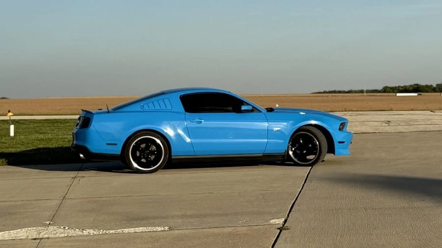 2010 Ford S197 Mustang - Image 2 of 31