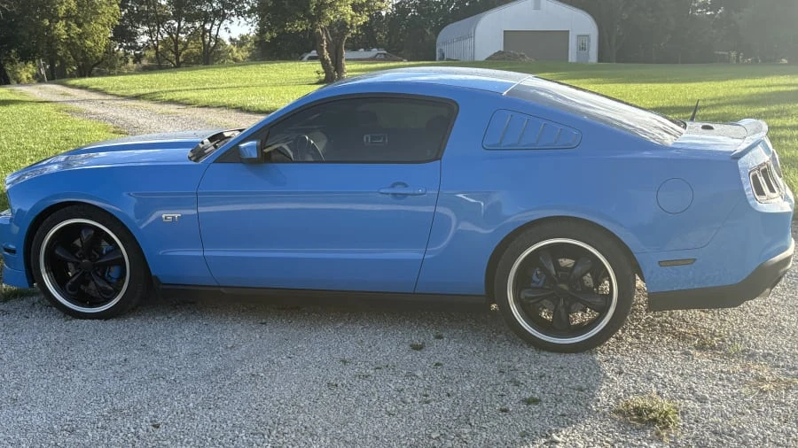 2010 Ford S197 Mustang - Image 8 of 31