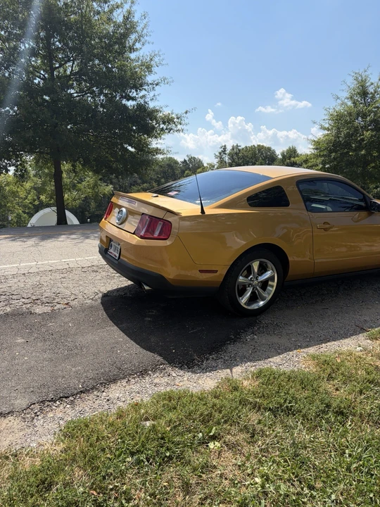 2010 Ford S197 Mustang GT - Image 3 of 10