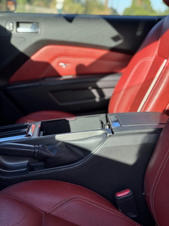 2010 Ford S197 Mustang - Image 12 of 21