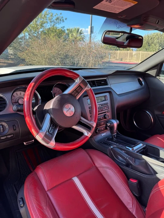 2010 Ford S197 Mustang - Image 11 of 20