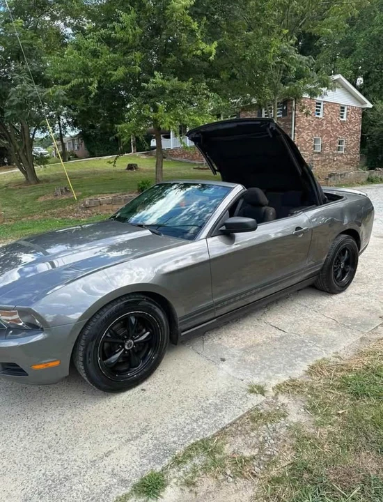 2010 Ford S197 Mustang - Image 13 of 14