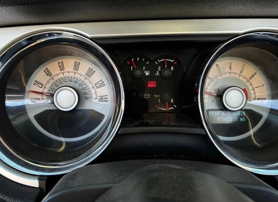 2010 Ford S197 Mustang GT - Image 5 of 6