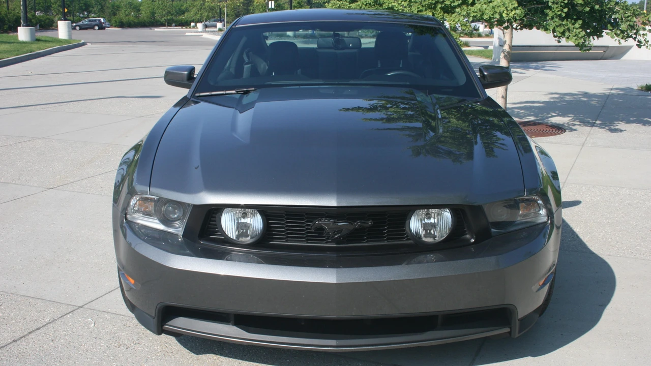 2010 Ford S197 Mustang - Image 8 of 31
