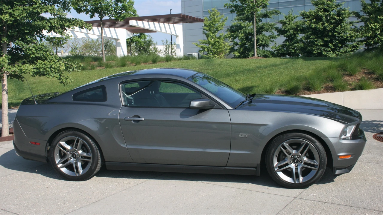 2010 Ford S197 Mustang - Image 28 of 31