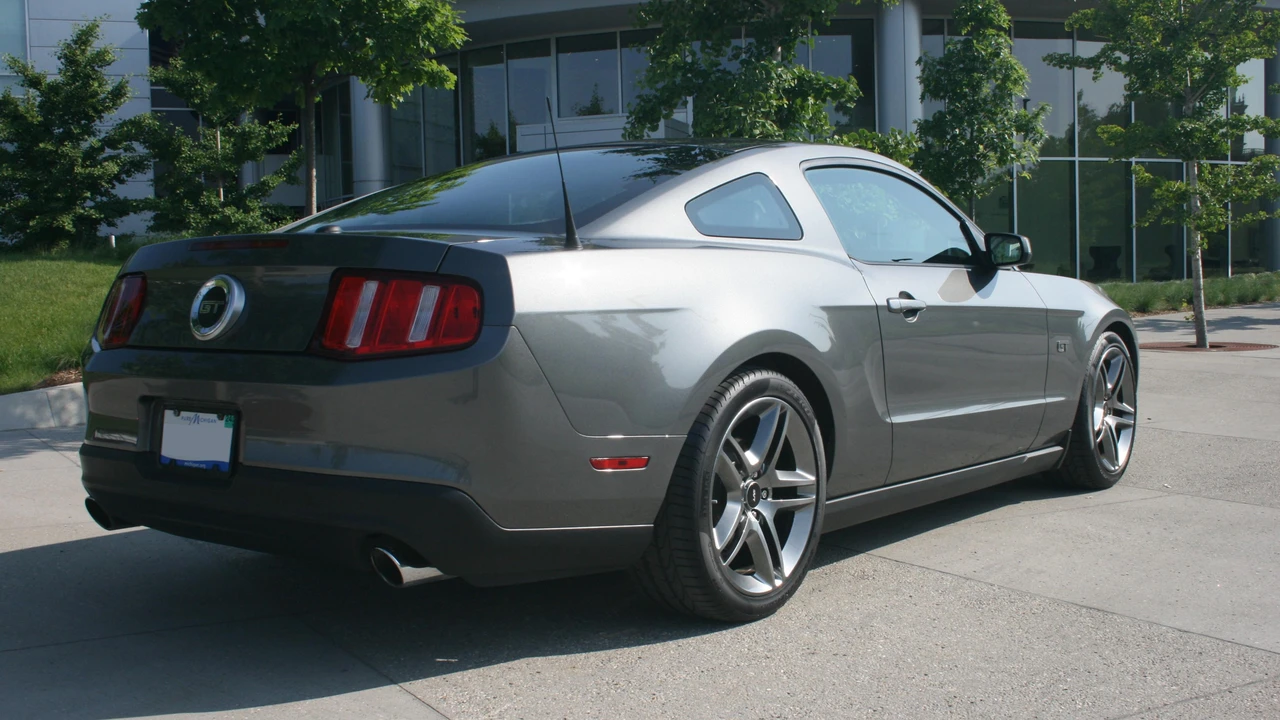 2010 Ford S197 Mustang - Image 21 of 31