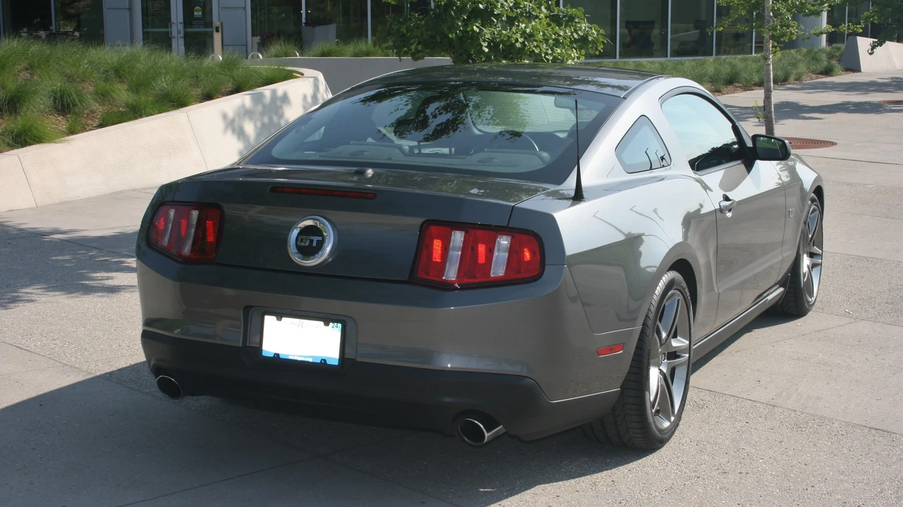 2010 Ford S197 Mustang - Image 23 of 31