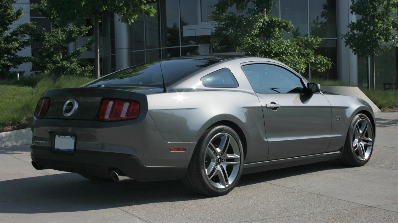 2010 Ford S197 Mustang - Image 24 of 31