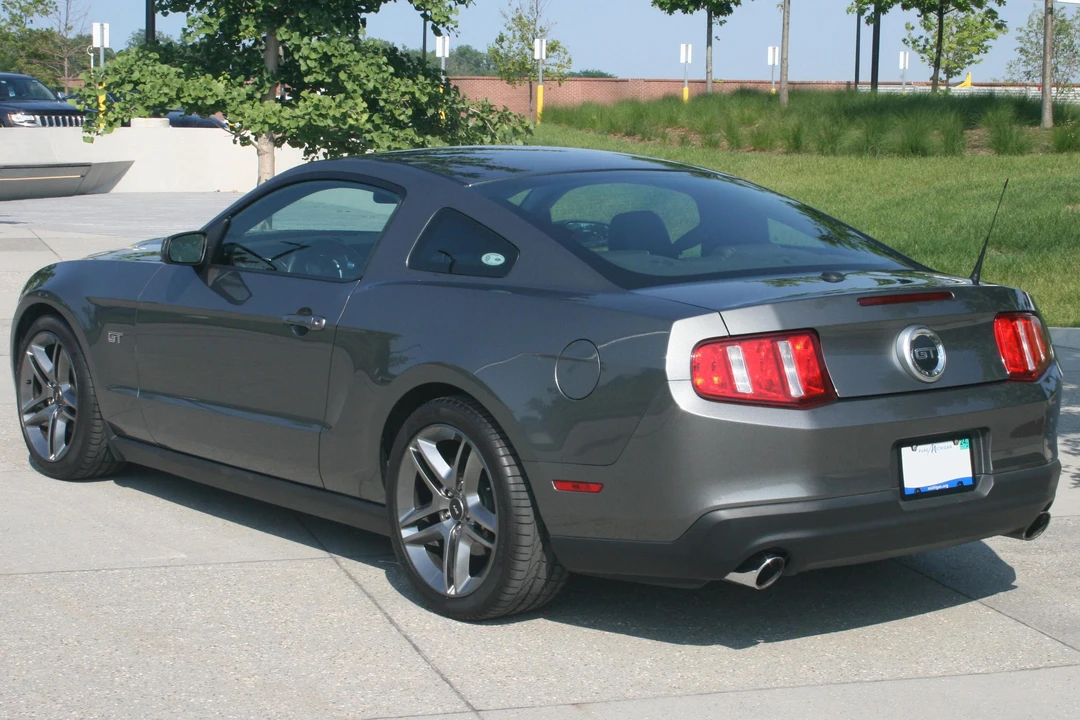 2010 Ford S197 Mustang - Image 3 of 31
