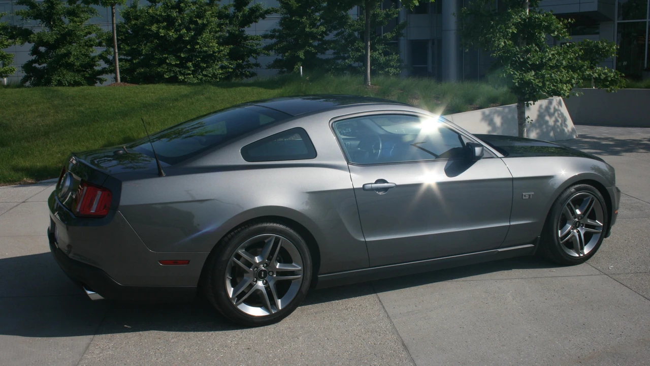 2010 Ford S197 Mustang - Image 26 of 31
