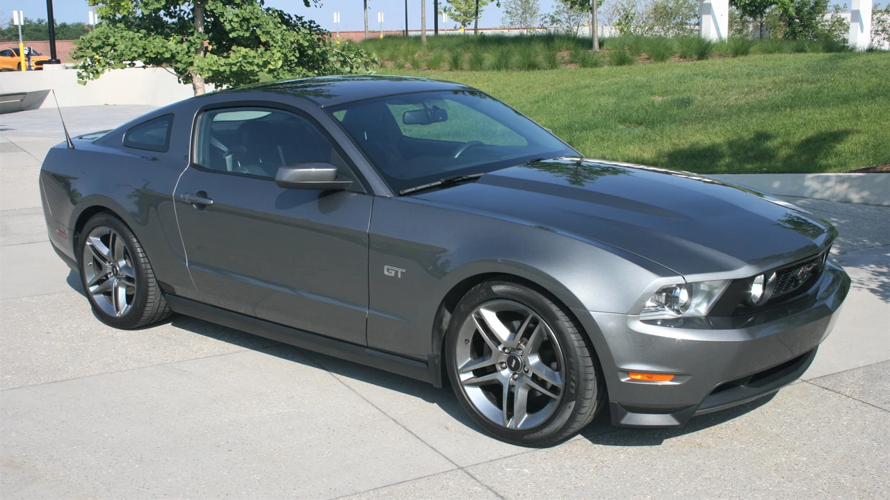 2010 Ford S197 Mustang - Image 30 of 31