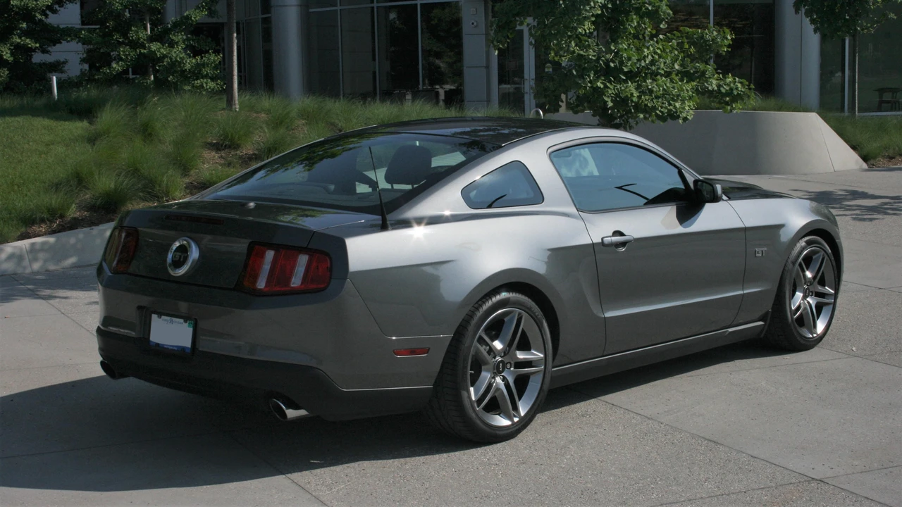 2010 Ford S197 Mustang - Image 25 of 31