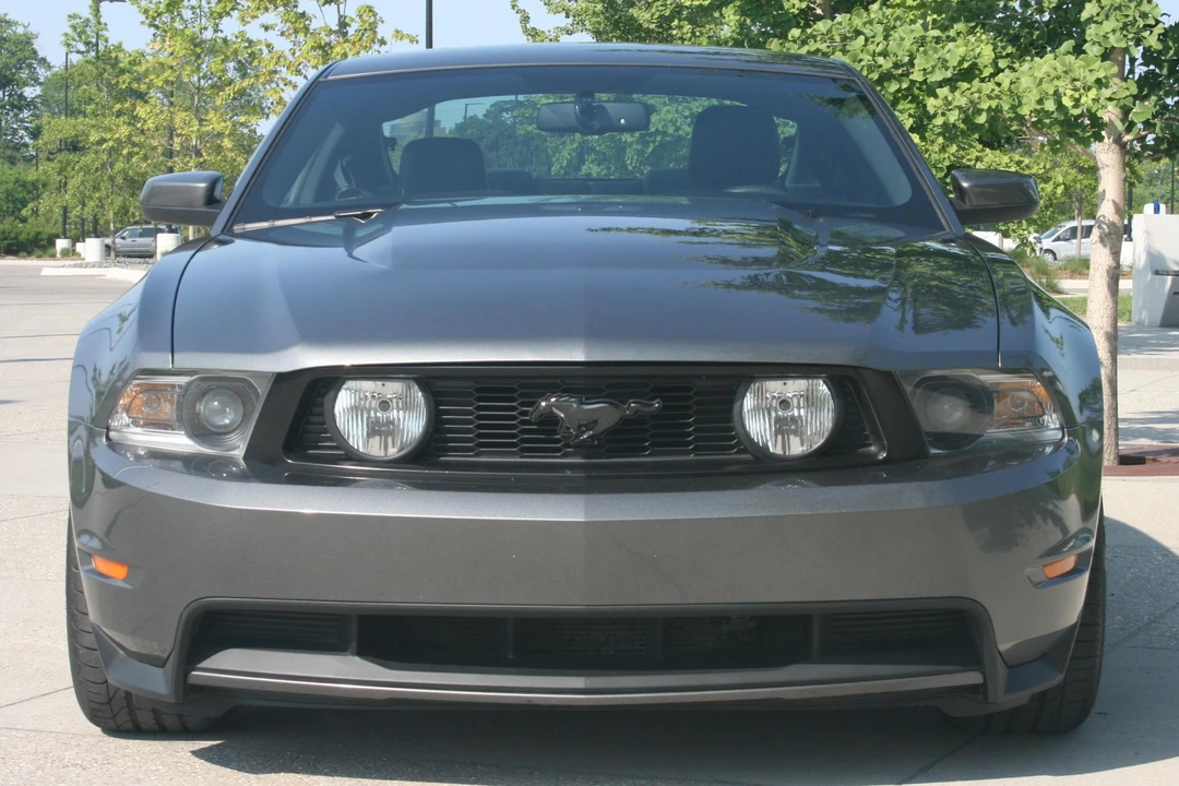 2010 Ford S197 Mustang - Image 2 of 31