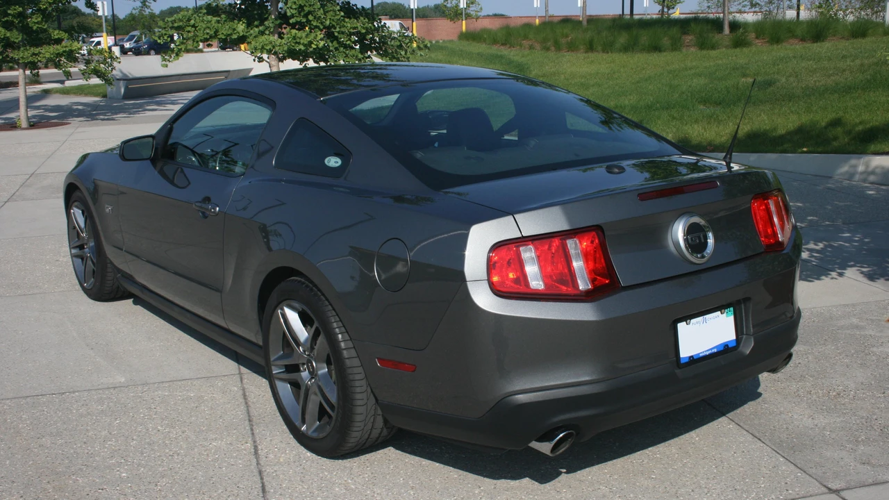 2010 Ford S197 Mustang - Image 19 of 31
