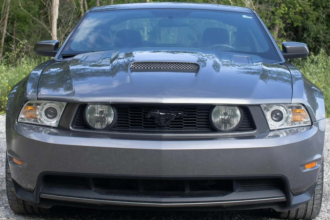 2010 Ford S197 Mustang - Image 2 of 31