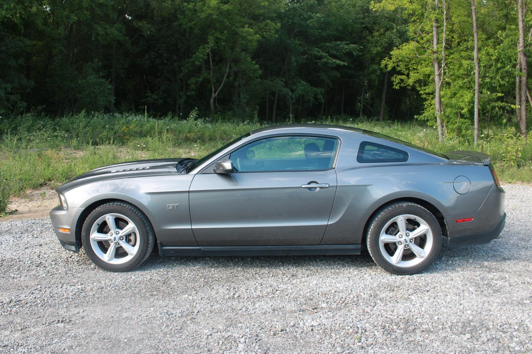 2010 Ford S197 Mustang - Image 9 of 31