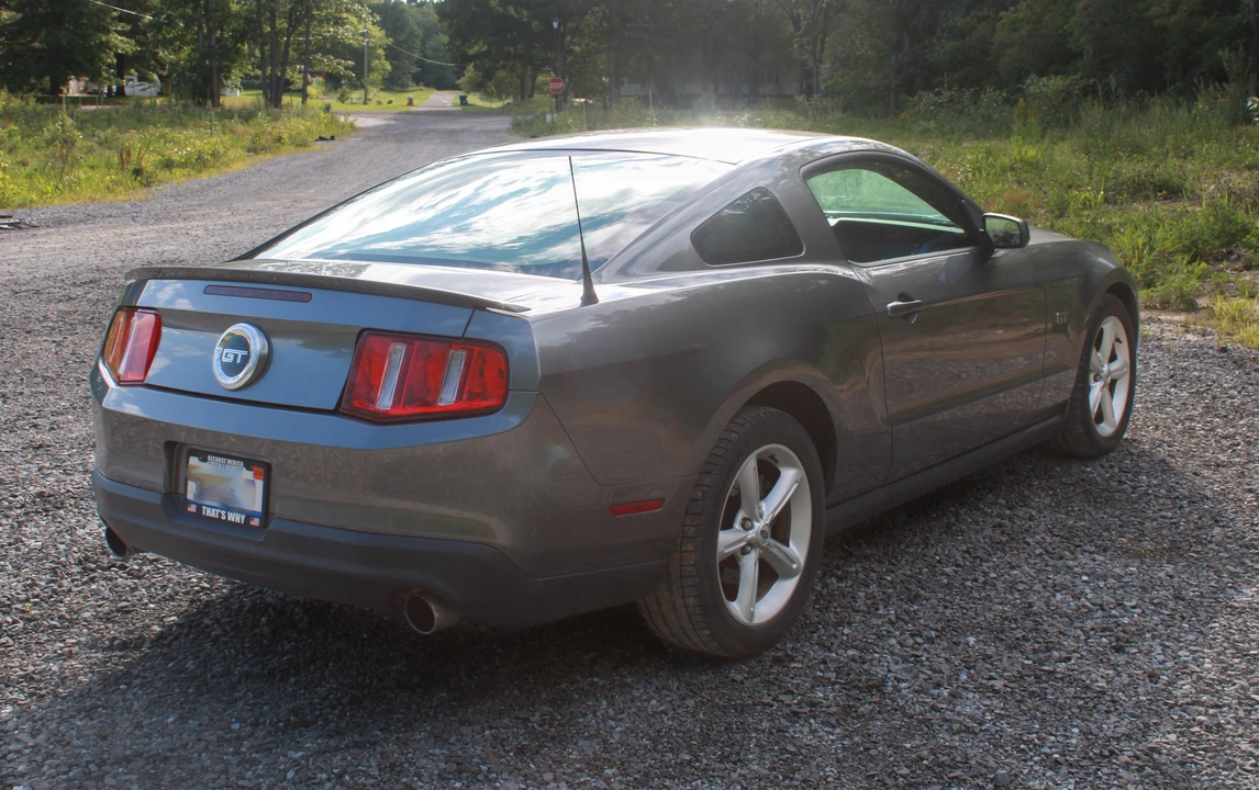 2010 Ford S197 Mustang - Image 12 of 31
