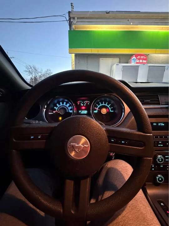 2010 Ford S197 Mustang - Image 7 of 9