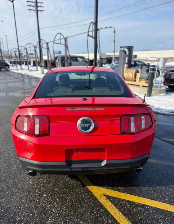 2010 Ford S197 Mustang - Image 5 of 18
