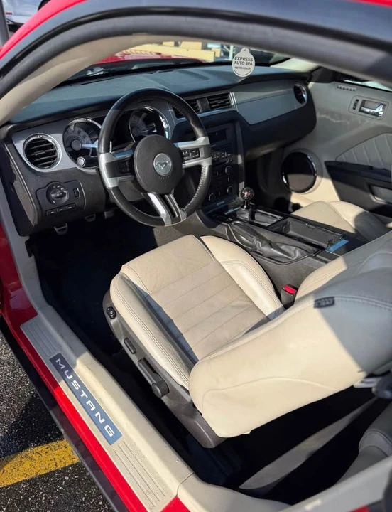 2010 Ford S197 Mustang - Image 8 of 18