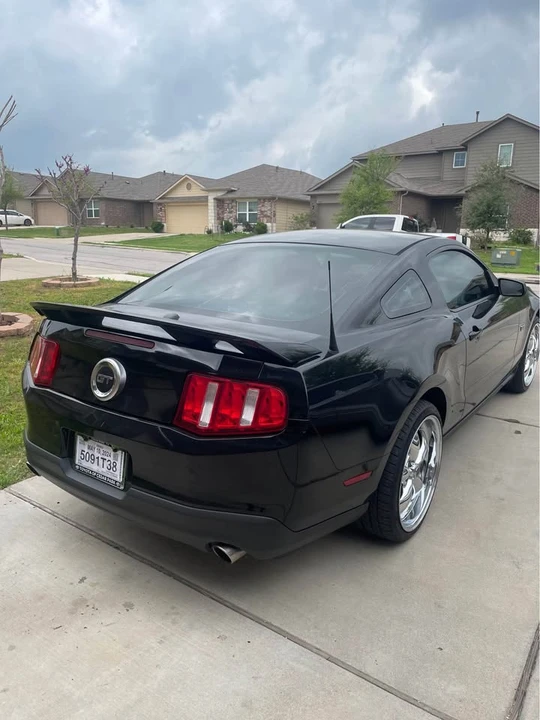 2010 Ford S197 Mustang GT - Image 2 of 4