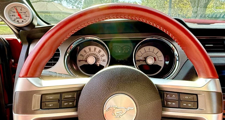 2010 Ford S197 Mustang - Image 9 of 14