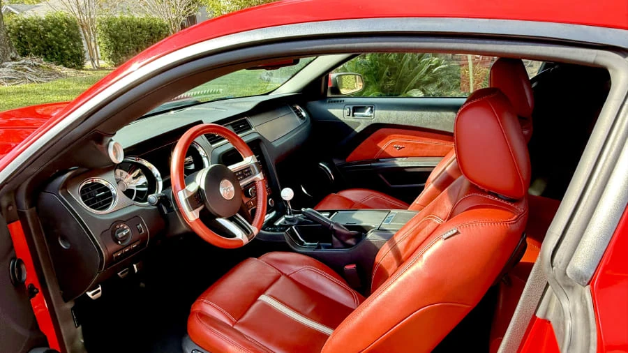 2010 Ford S197 Mustang - Image 8 of 14
