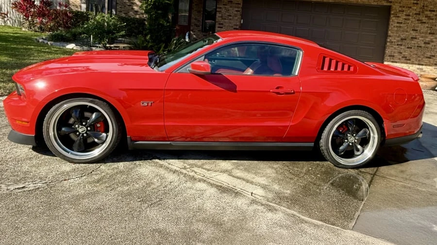 2010 Ford S197 Mustang - Image 2 of 14