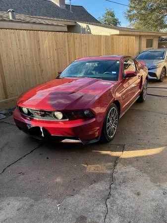 2010 Ford S197 Mustang - Image 2 of 9