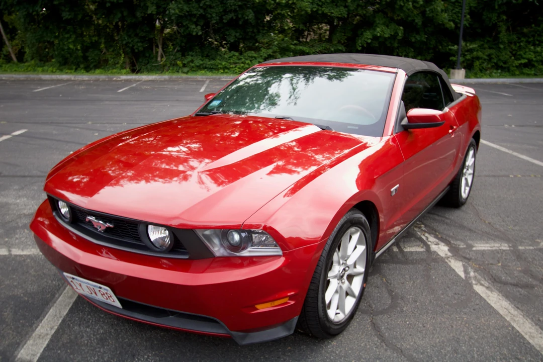2010 Ford S197 Mustang - Image 9 of 31