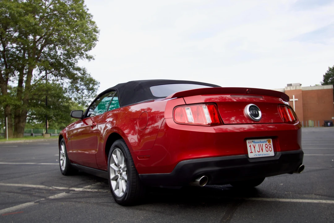 2010 Ford S197 Mustang - Image 14 of 31