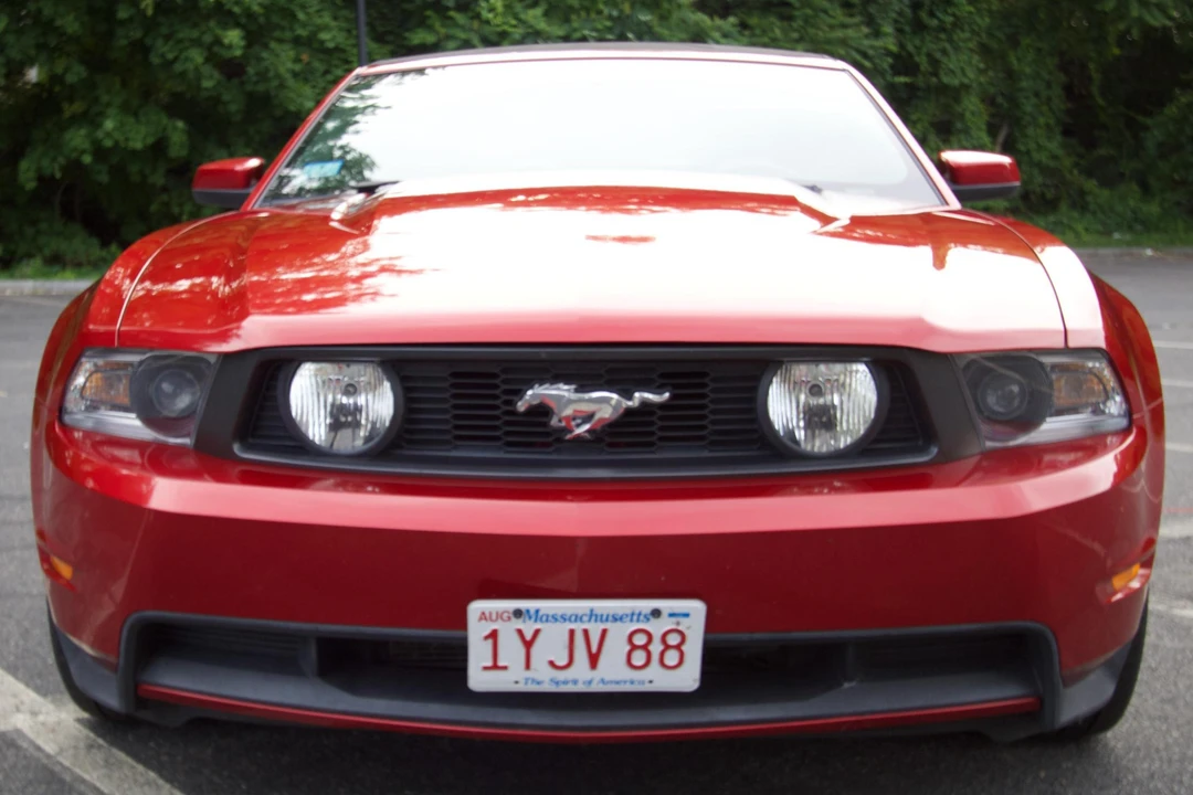 2010 Ford S197 Mustang - Image 2 of 31