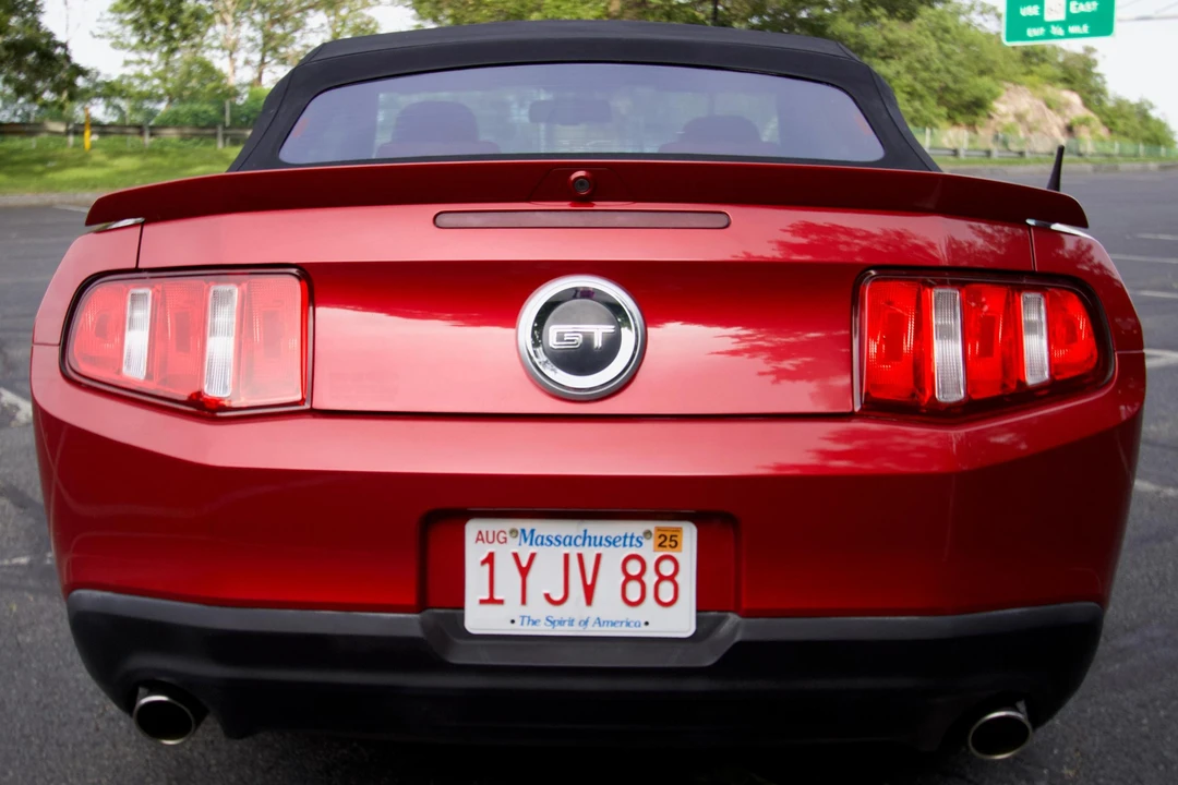 2010 Ford S197 Mustang - Image 5 of 31