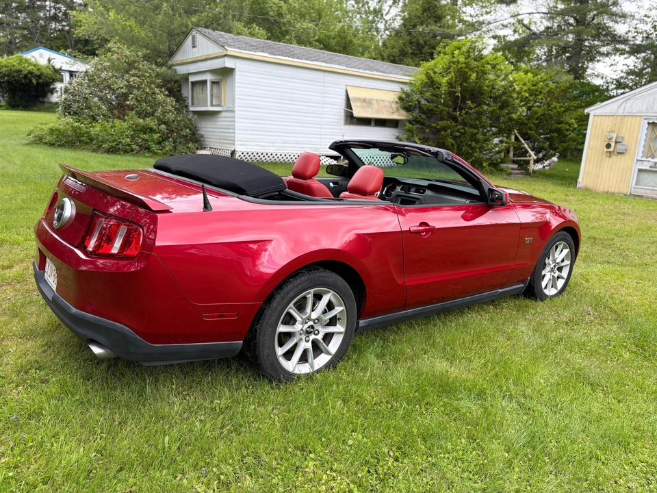2010 Ford S197 Mustang - Image 6 of 31