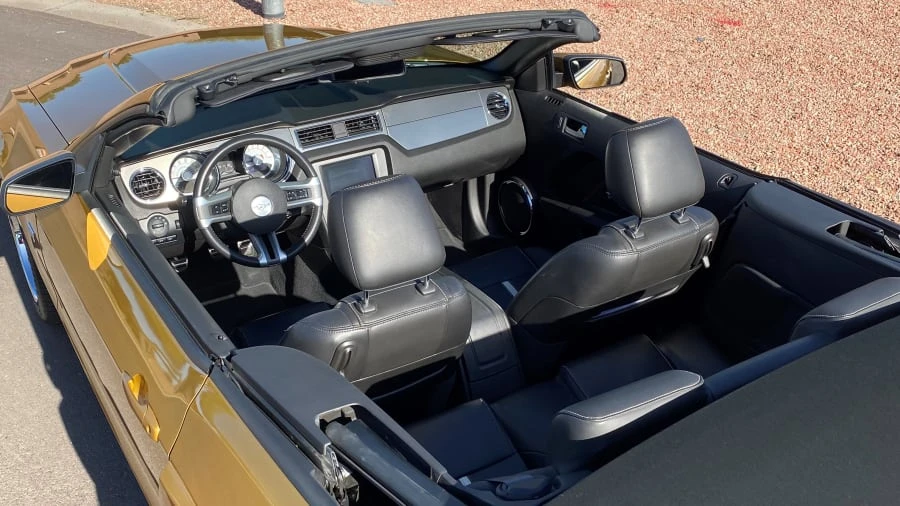 2010 Ford S197 Mustang - Image 20 of 27