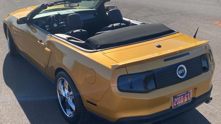 2010 Ford S197 Mustang - Image 4 of 27