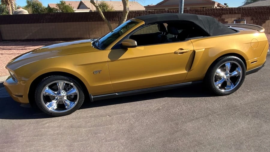 2010 Ford S197 Mustang - Image 6 of 27