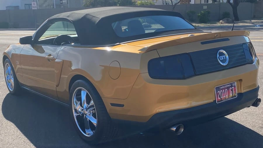 2010 Ford S197 Mustang - Image 14 of 27