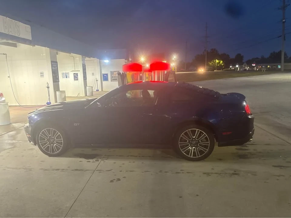 2010 Ford S197 Mustang - Image 2 of 4