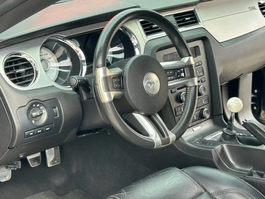 2010 Ford S197 Mustang - Image 13 of 17