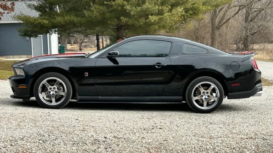 2010 Ford S197 Mustang - Image 2 of 17